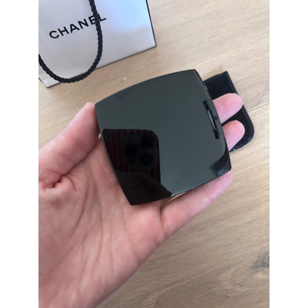 Chanel Miroir Double Facettes Compact Mirror Black with Pouch and No 5 Charm - Picture 3 of 7